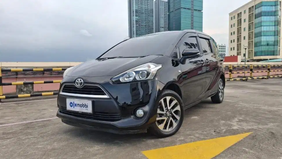 KM Rendah - Toyota Sienta 1.5 V Bensin-MT 2016