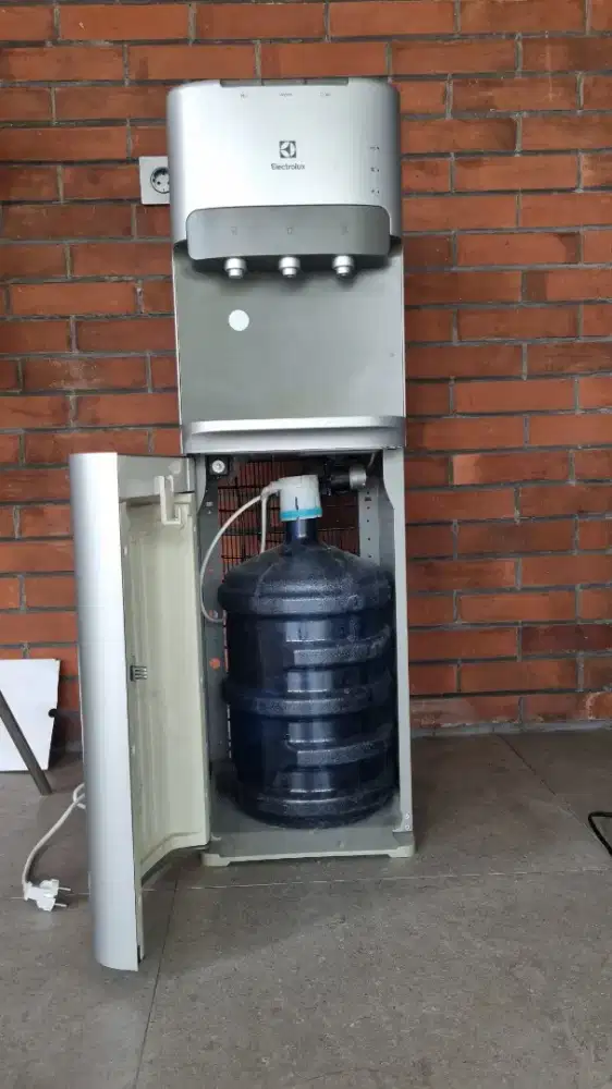 Dispenser Electrolux
Seri EQAXF01BXSI