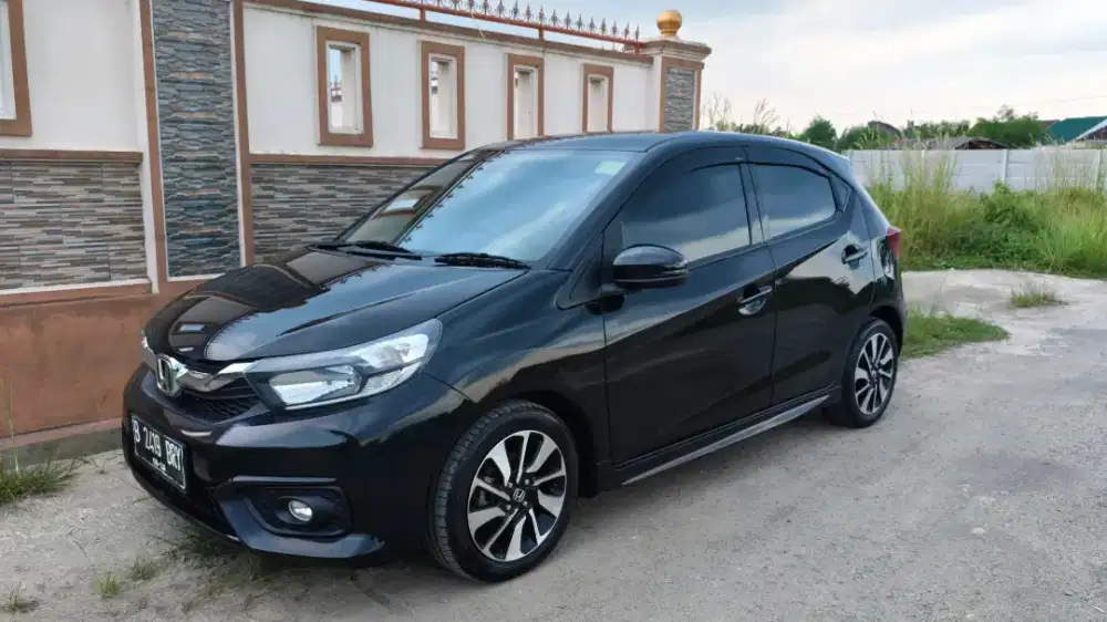 Honda Brio RS Automatic 2021 Nopol B Warna hitam