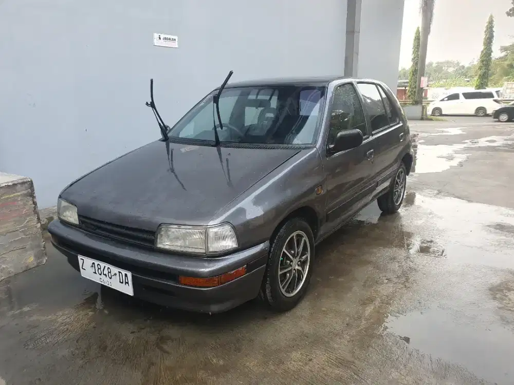 Daihatsu charade winner g102 1300cc