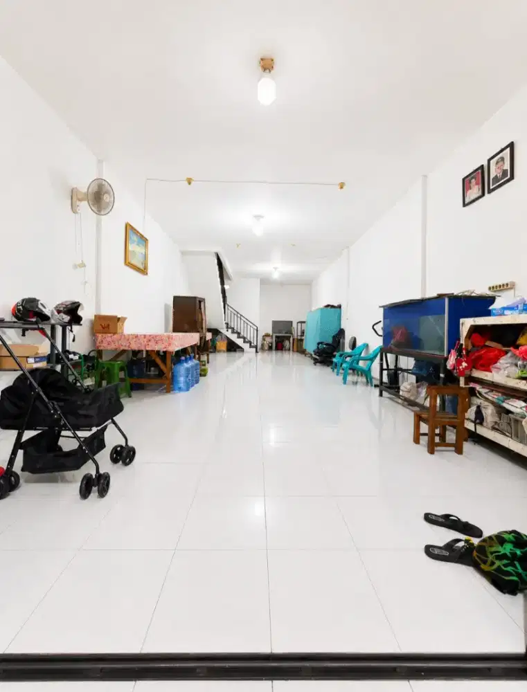 IP3136: Rumah Jelambar Cocok Untuk Hunian dan Potong Bahan