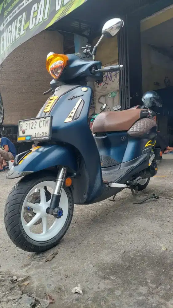 DIJUAL MOTOR MATIC YAMAHA GRAND FILANO LUX 2023 TANGAN PERTAMA .