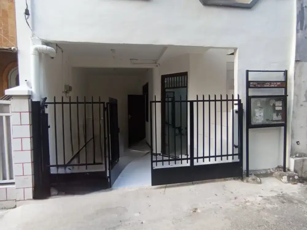 Jual Cepat Rumah Sdh Renovasi , Siap Huni 3 Lantai, Harga Sangat Murah Dibawah Pasaran di Tanjung Duren Utara Grogol Jakarta Barat