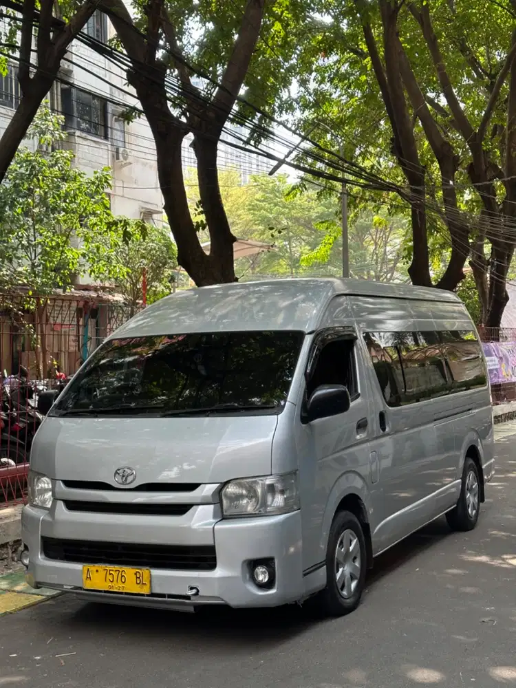 Toyota Hiace commuter 2020