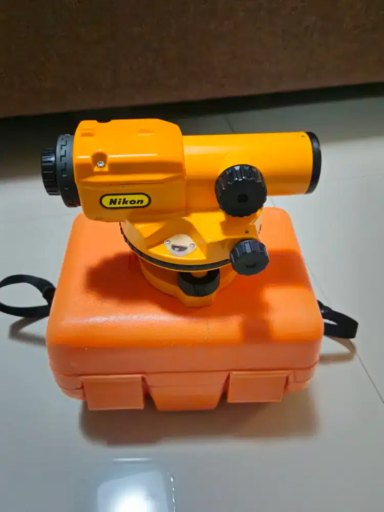 WATERPASS / LEVELING NIKON AX 1S