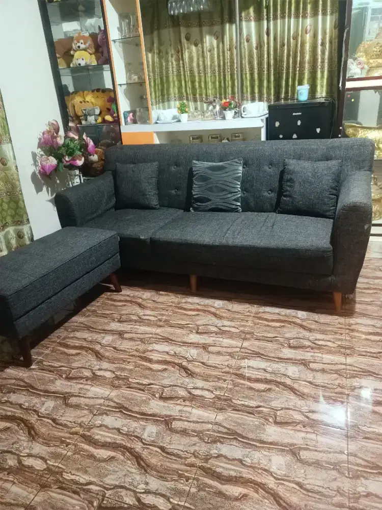 sofa dan rak piring