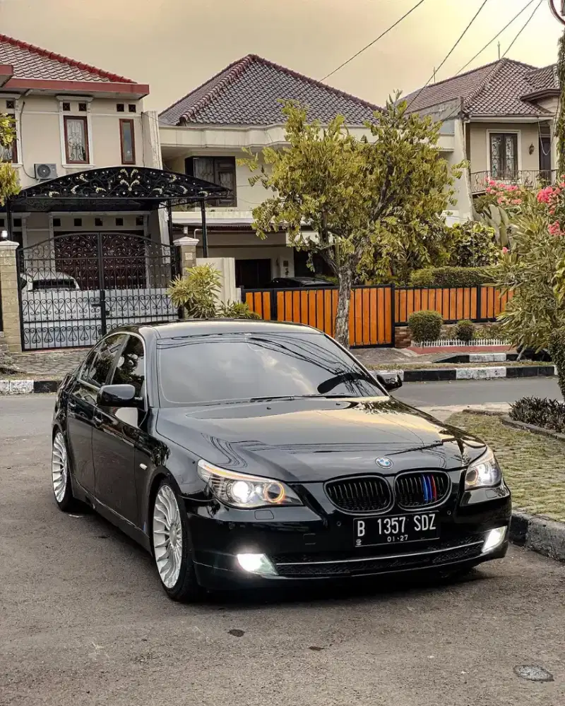 BMW E60 523i tahun 2008