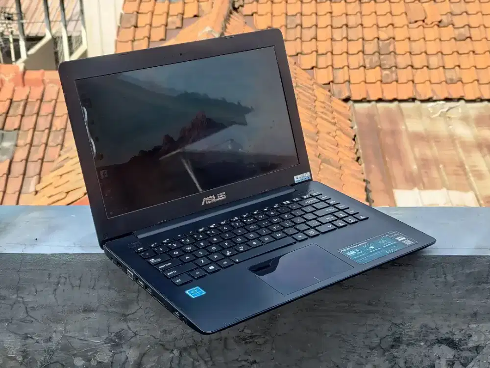Laptop Asus X453M Udah QuadCore Enak Pakai Ram 8/128 Tinggal pakai