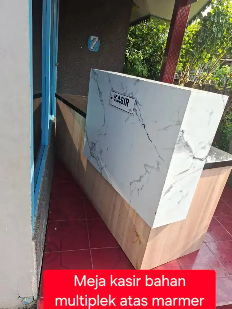 Meja kasir marmer