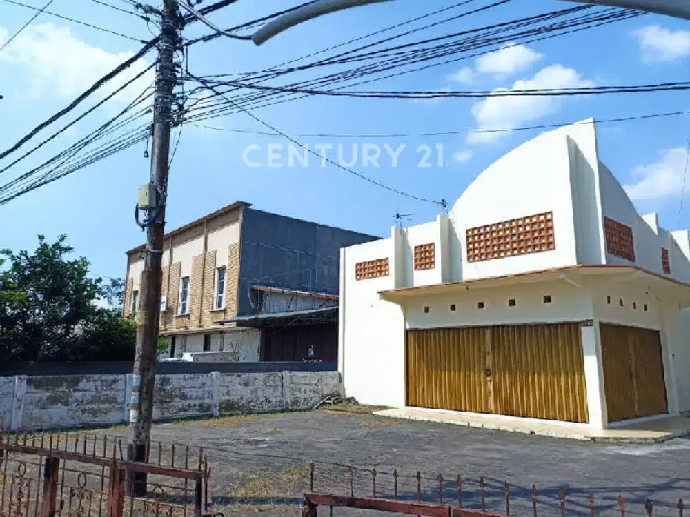Tempat Usaha Jl. Perintis Kemerdekaan, Pudakpayung – Jalur Utama.