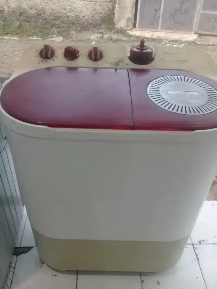 mesin cuci 2 tabung merek Sharp