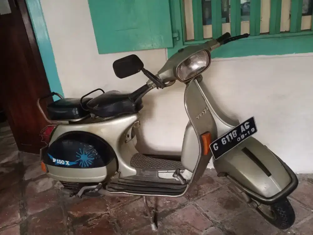 Vespa klasik P150X