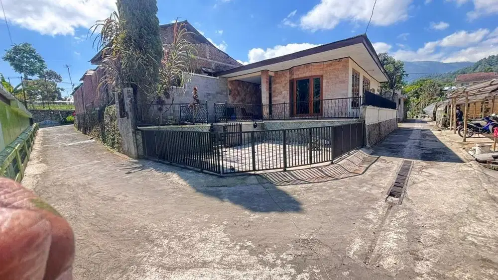 Dijual Rumah/Villa lokasi Tawangmangu Siap Pakai cocok Utk Investasi/D