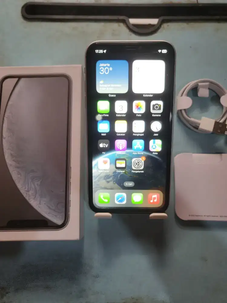 Iphone xr 64gb white inter fullset mulus all operator normal semua
