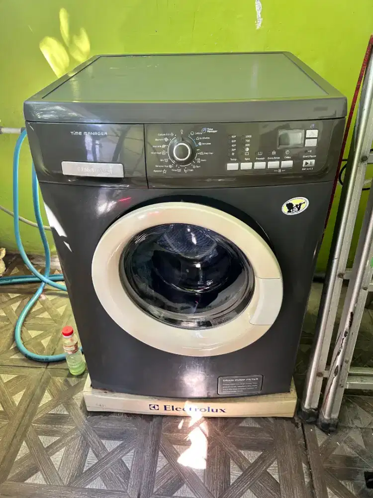 Mesin cuci 7kg LG bagus