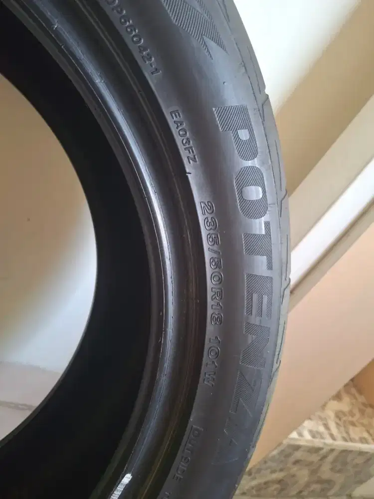 Bridgestone Potenza 235 50 R18