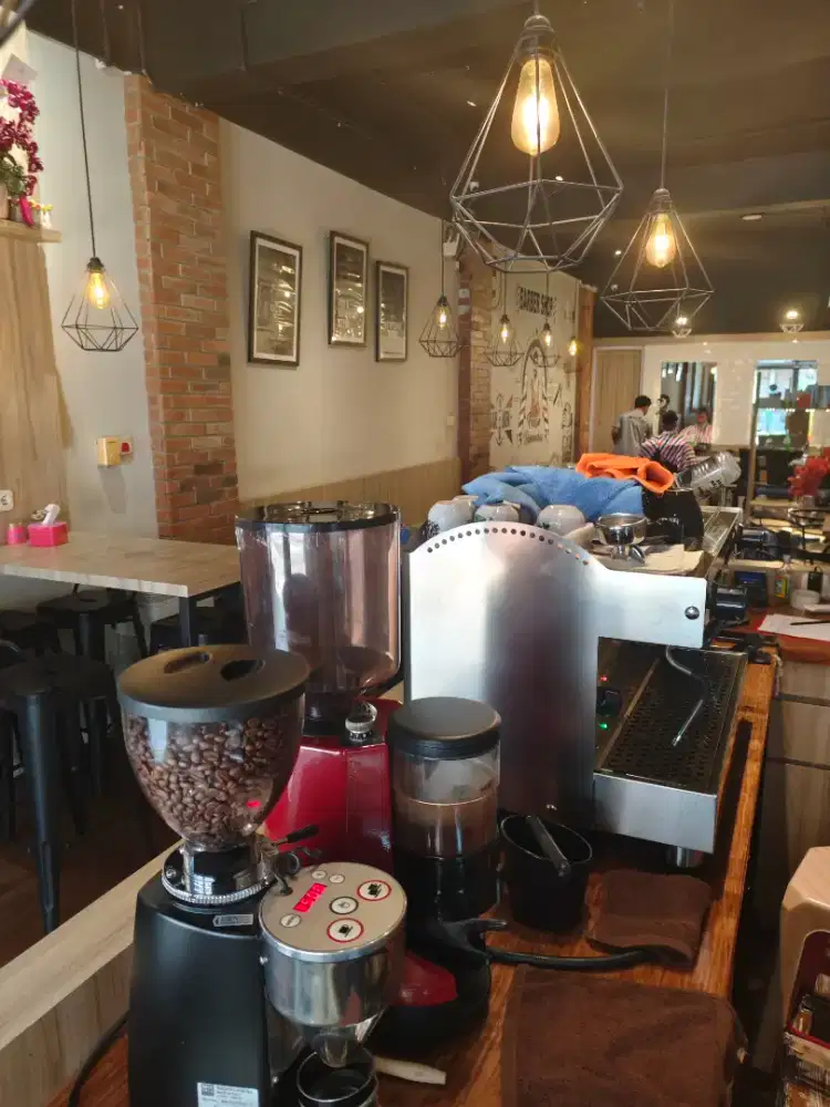 Dibutuhkan barista pengalaman