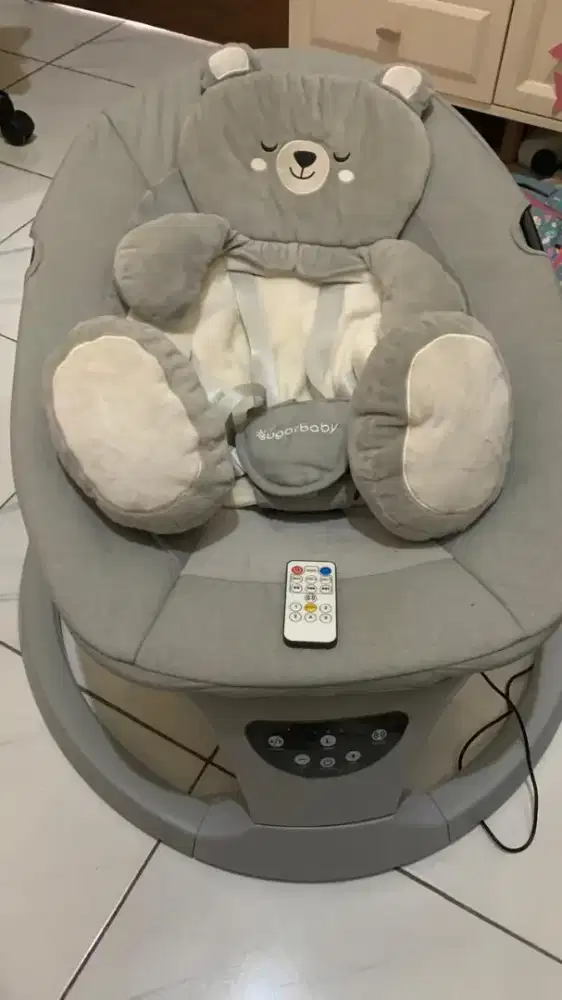 SUGAR BABY Automatic Swing Chair & Bed Mom's Hug
