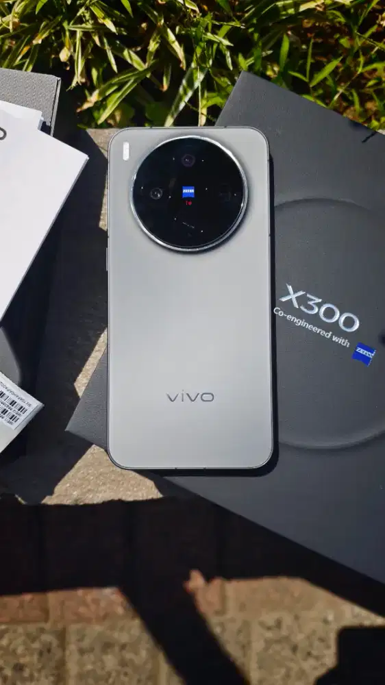 Vivo X300 5g 12/256 Like New