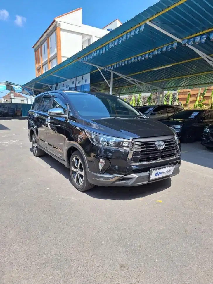 Toyota Kijang Innova 2.4 Venturer Solar AT 2022 Hitam (FBG)