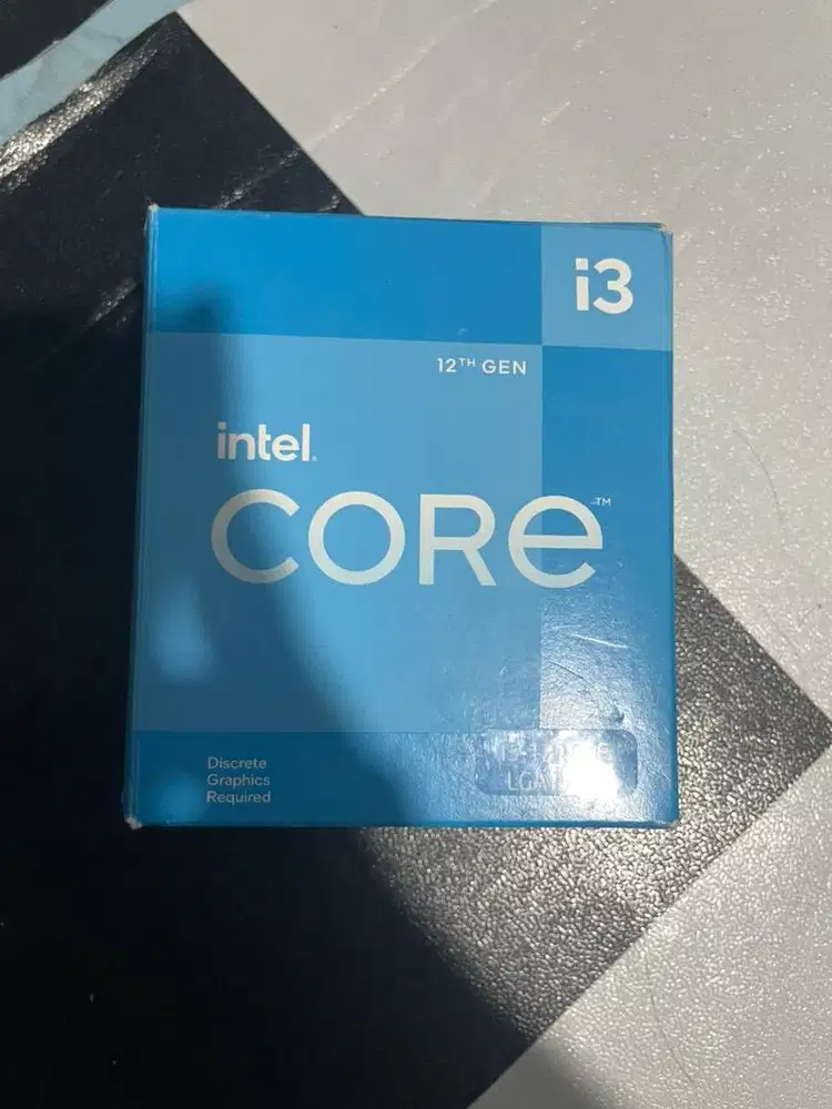 Procesor i3 12100f