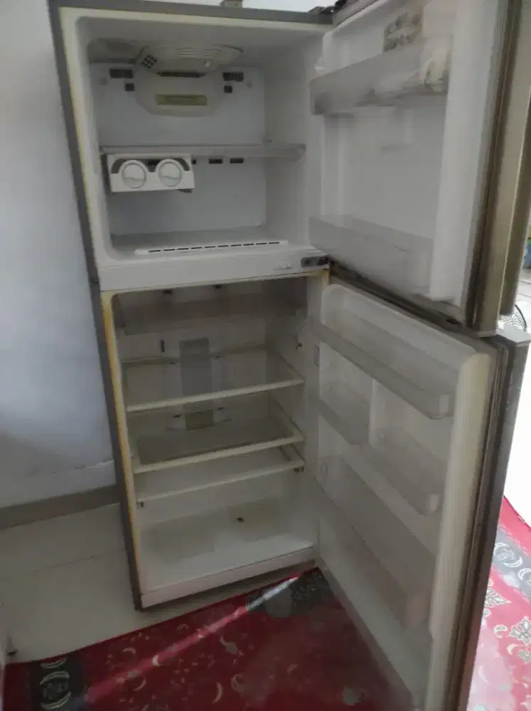 Kulkas 2 pintu Masih bisa dingin