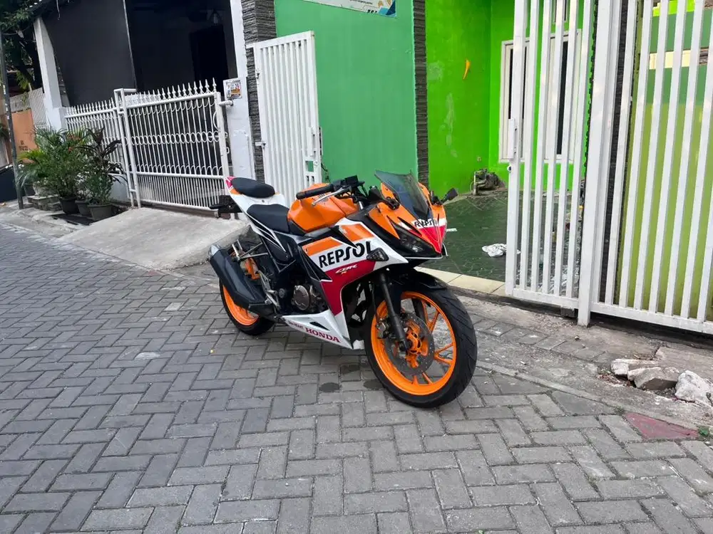 Honda CBR 150 R