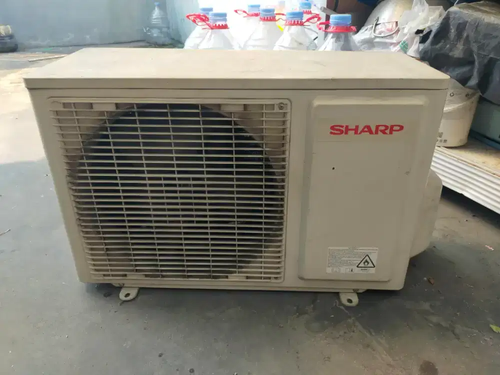 JUAL OUTDOOR AC SHARP 1/2 PK BEKAS UNIT ONLY