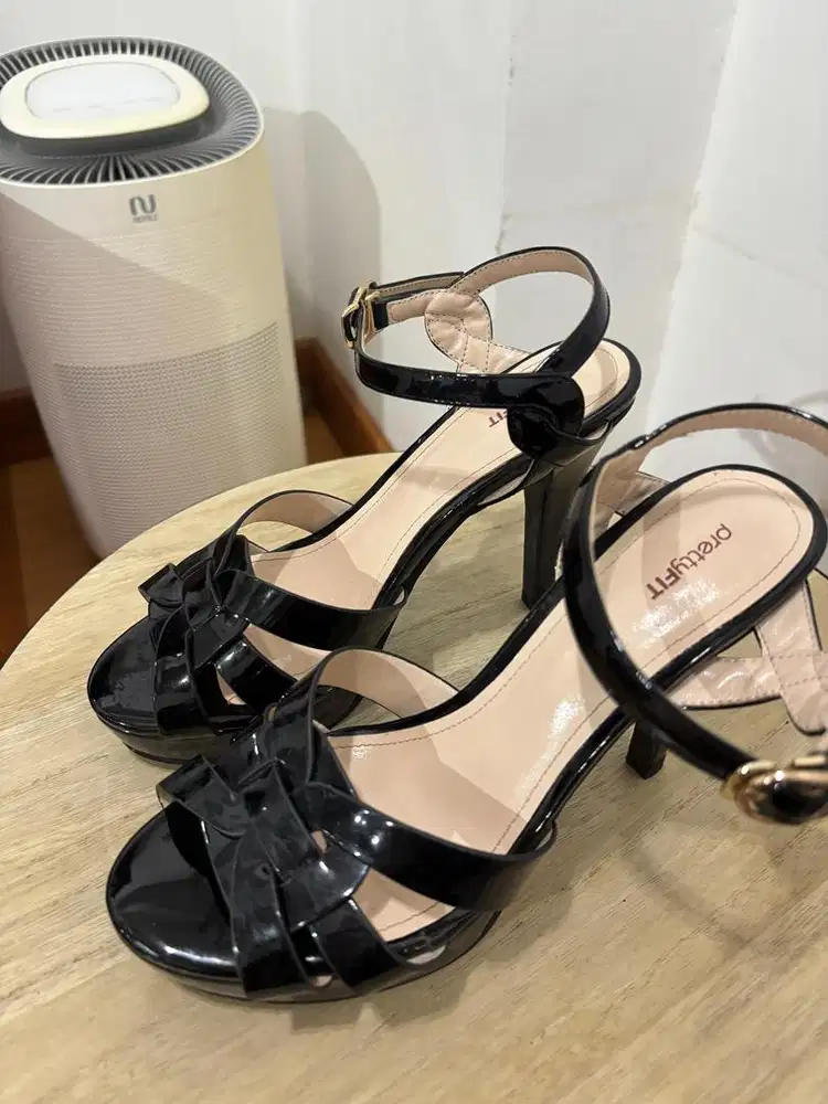 PrettyFit Black Strappy Platform Heels (Original)