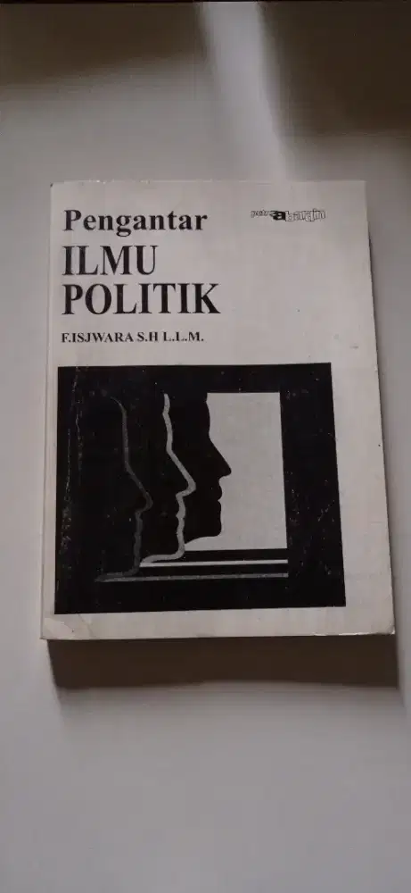 Buku pengantar ilmu politik