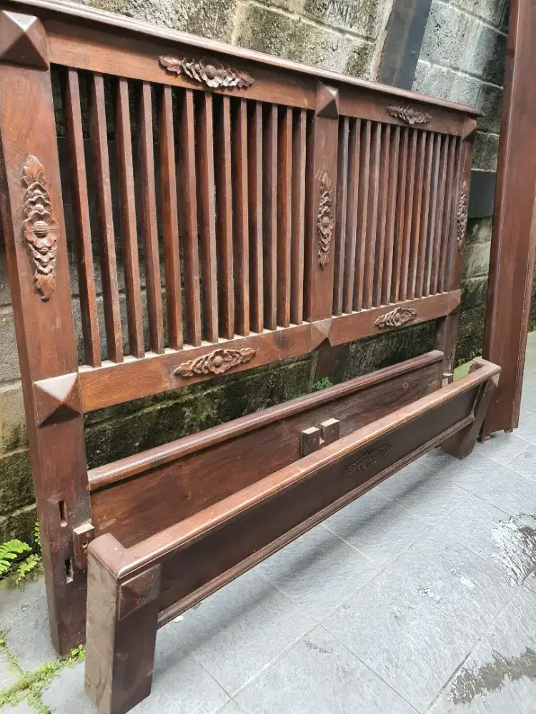 Di jual ranjang jati