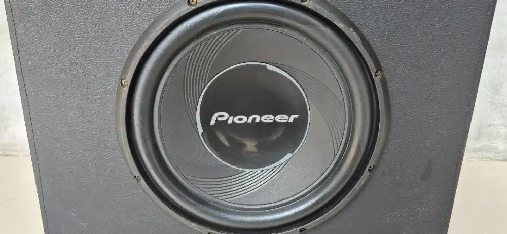 Jual Subwoper 12 inch + Box merek pioneer