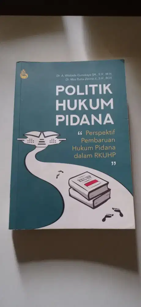 Buku politik hukum pidana