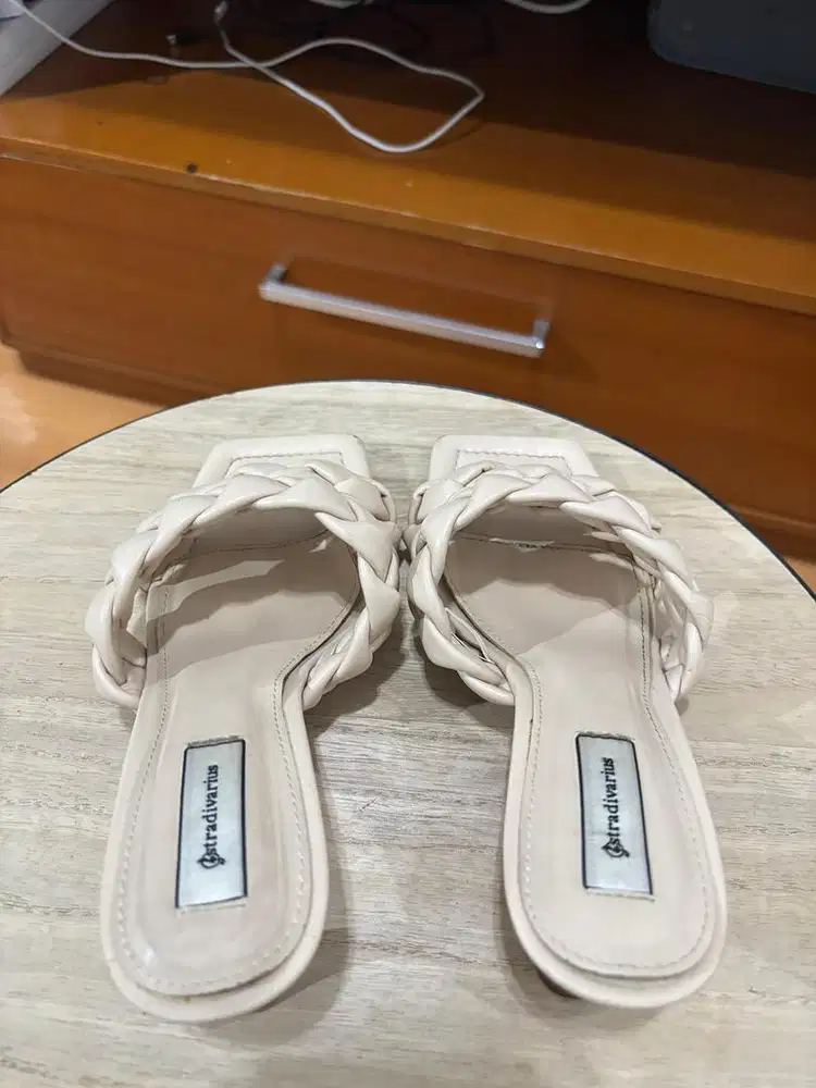 Stradivarius Heeled Sandals with Padded Braid