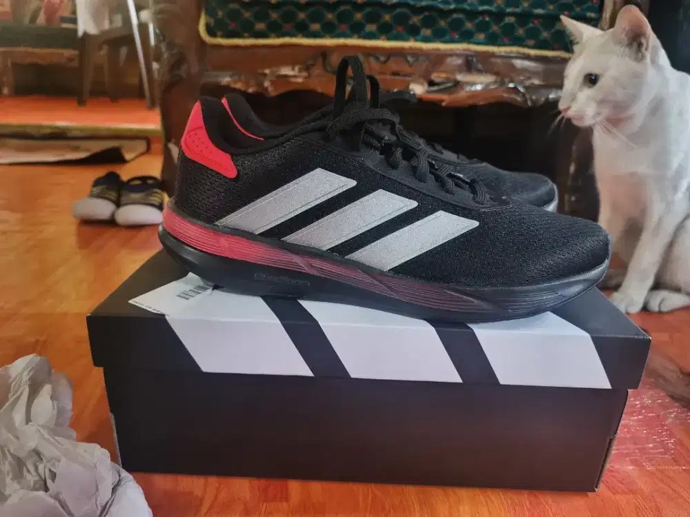 Sepatu Adidas Size 43 1/3