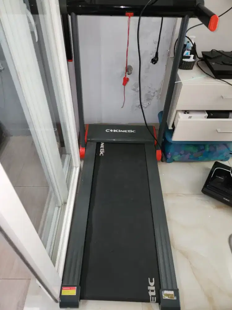 Treadmill bekas merk kinetic