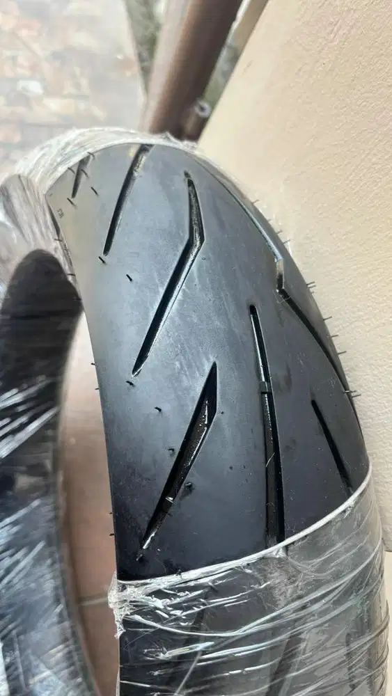 jual ban Pirelli Rosso Sport 140/70 r17