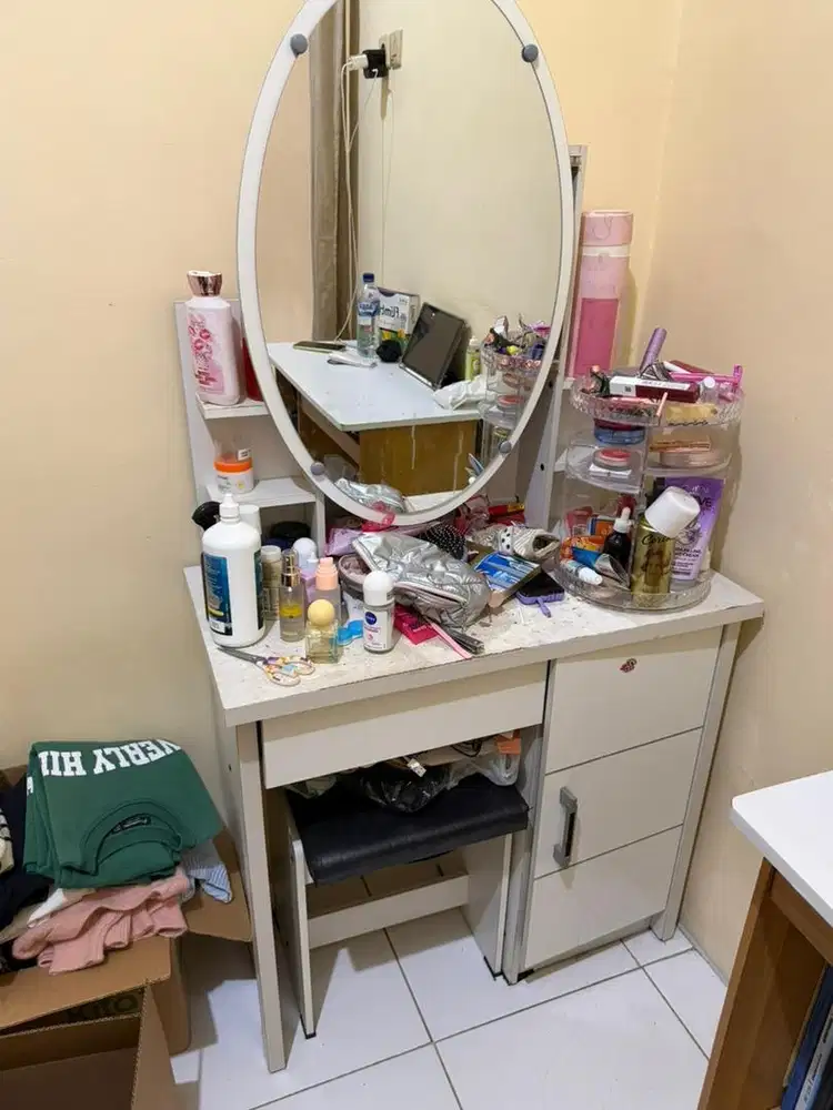 Meja Rias Bagus