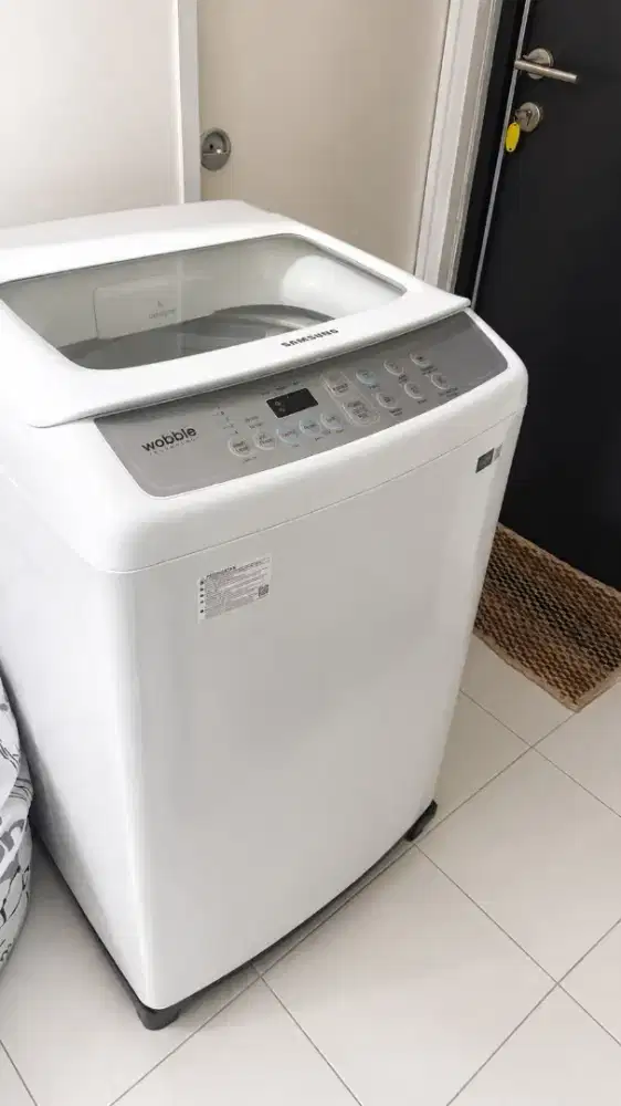 Dijual Mesin Cuci dan AC
