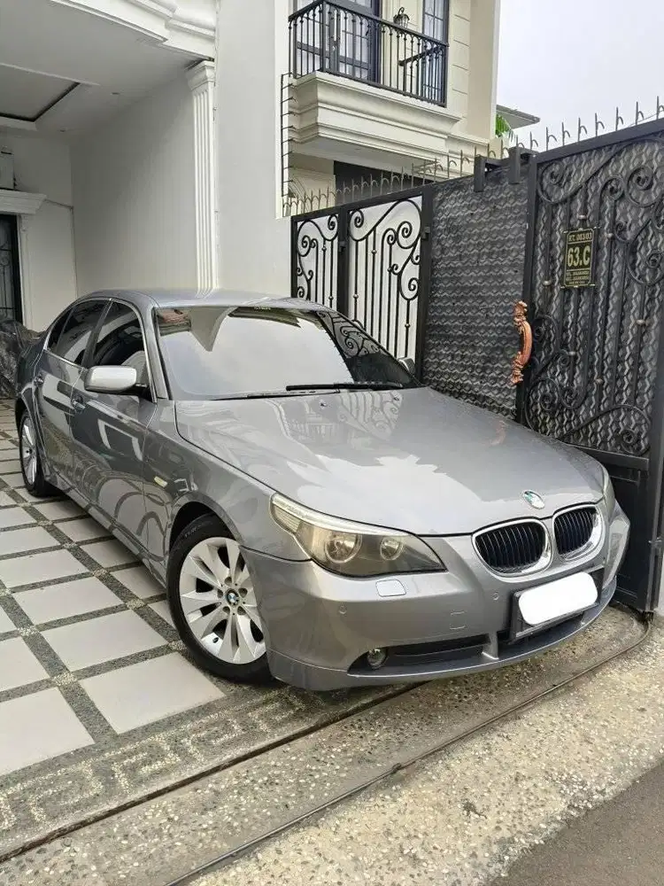 BMW 523i AT  E60