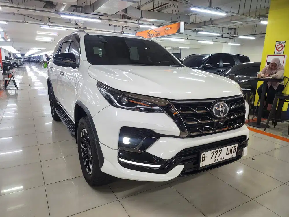 Toyota Fortuner GR 2.8 AT
Th 2022