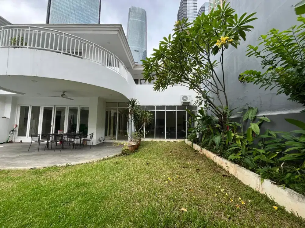 Dijual 5 Bedroom Jl. DENPASAR, Mega Kuningan