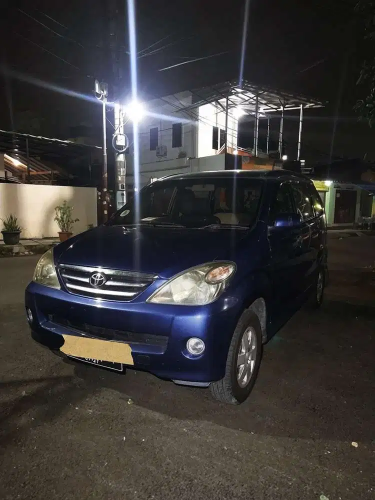 Toyota Avanza 2004 Bensin