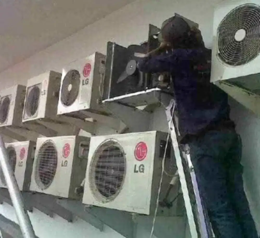 Service AC tidak dinggin, cuci AC bongkar pasang AC tambah/isi freon