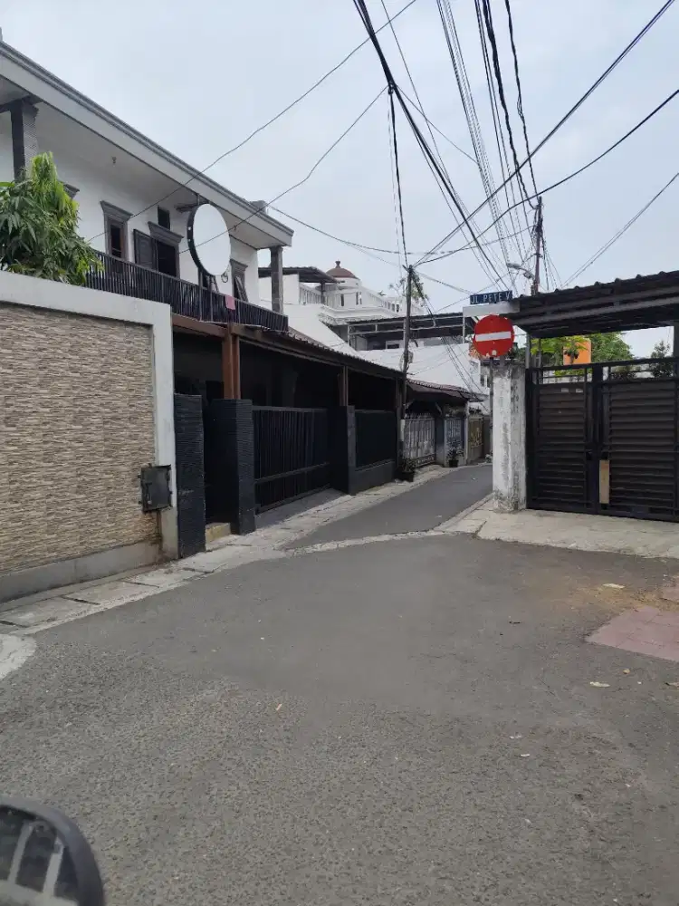Jual Rumah LT 196 LB 360 Kebayoran baru blok A strategis MRT n TransJ