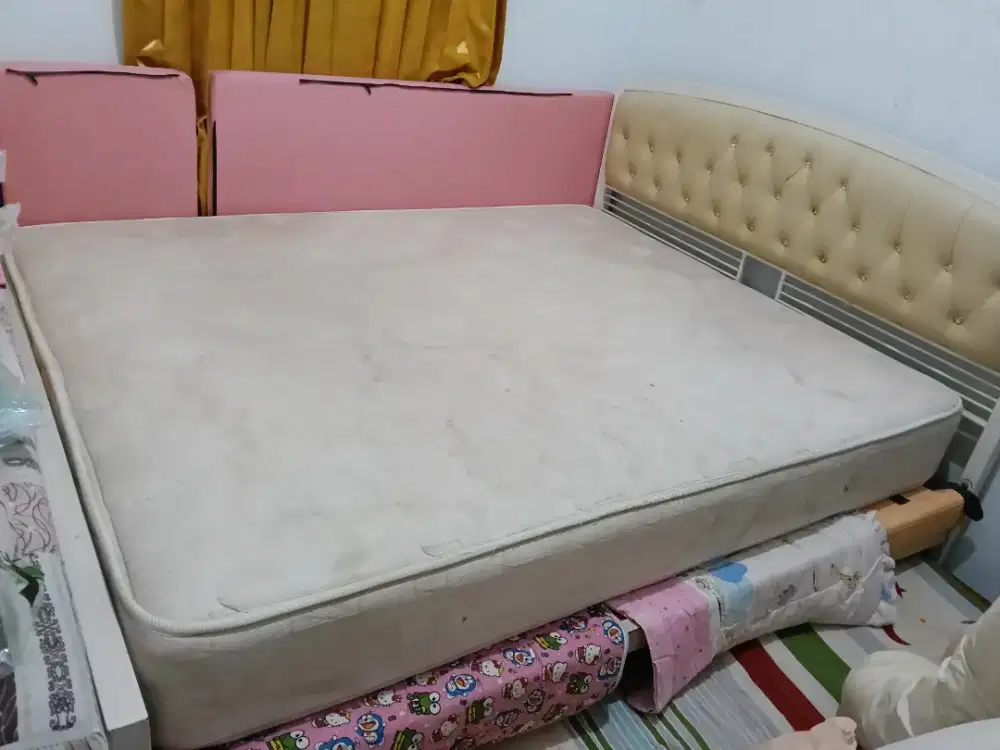 Dijual kasur spring bed bekas. Kasurnya saja