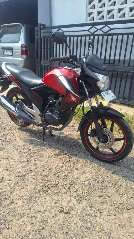 Honda Megapro 2013 karbu