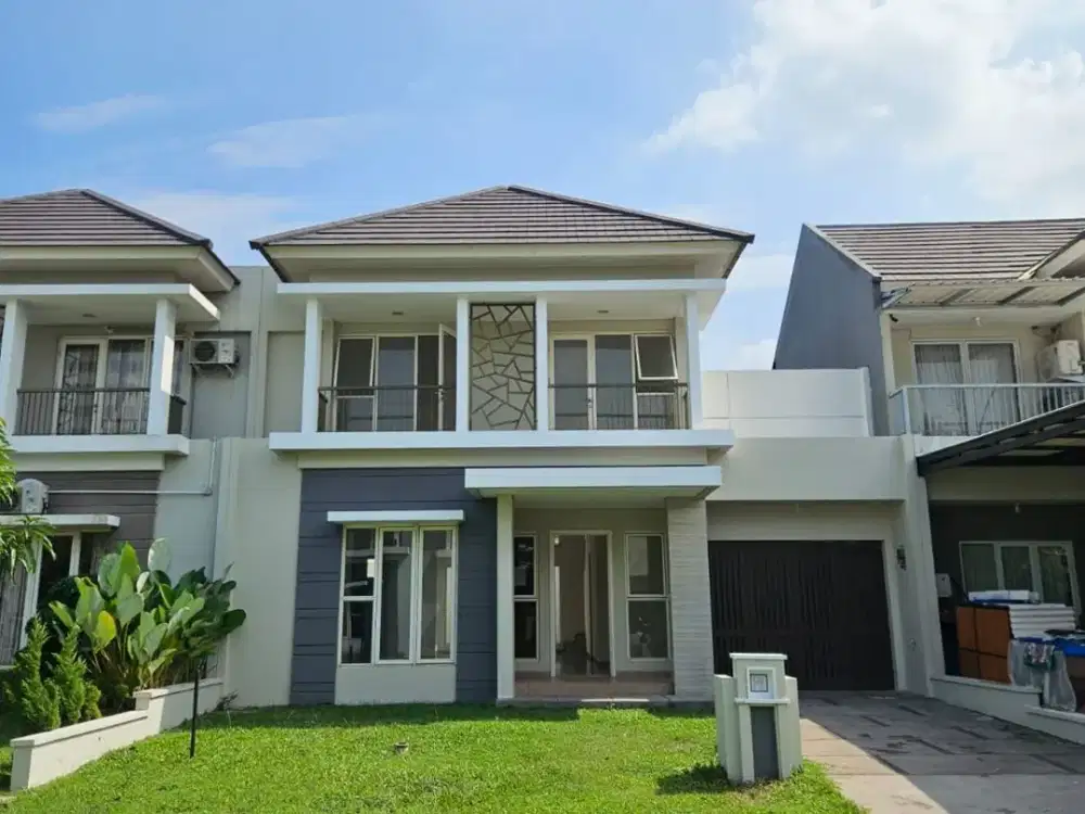 Rumah 2 Lantai 3 Kamar Hadap Selatan di Suvarna Sutera