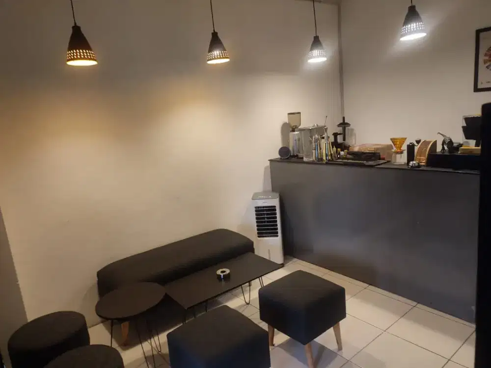 Meja bar minimalis
