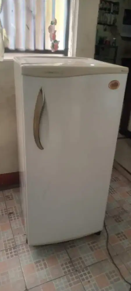 Jual kulkas LG satu pintu siap untuk d antar